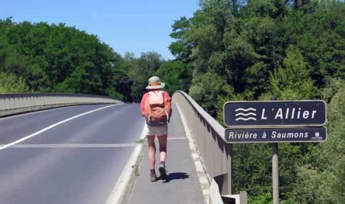 Walking in France: Once again, crossing the Allier