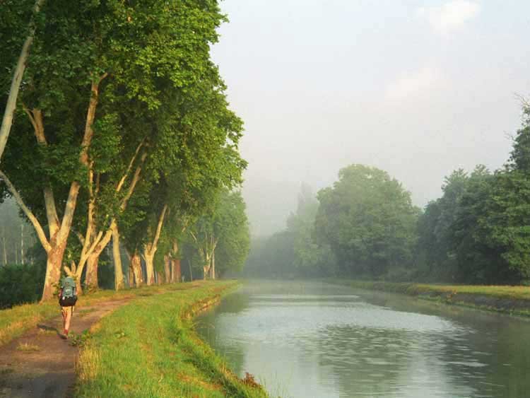 Walking in France: Leaving Moissac along the Canal du Midi