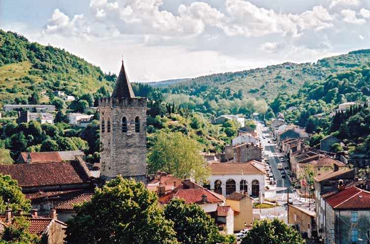 Walking in France: Saint-Pons from the upper ramparts