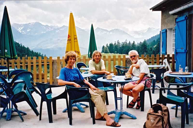 Walking in France: At the Col de Beyrède with our cyclist friend from Saint-Maurice-Navacelles