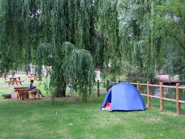 Walking in France: Camping at Châtellerault