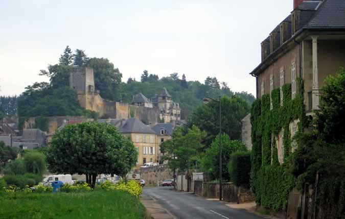 Walking in France: Walking back into Montignac from the camping ground
