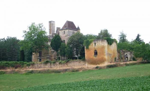 Walking in France: Château of Fages
