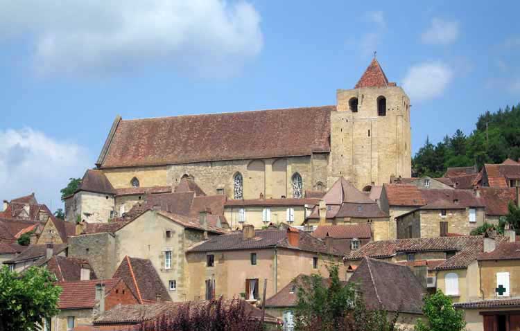 Walking in France: Looking back up to Saint-Cyprien's church