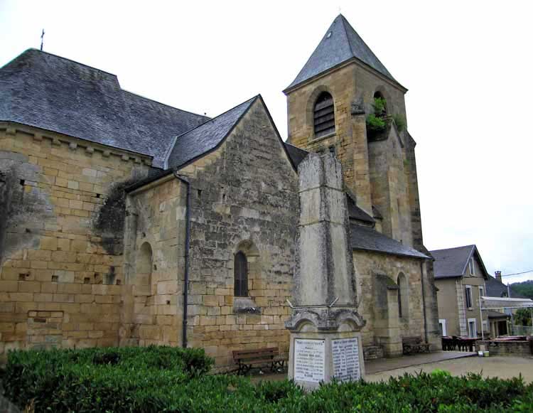 Walking in France: The church at Saint-Julien-de-Lampon