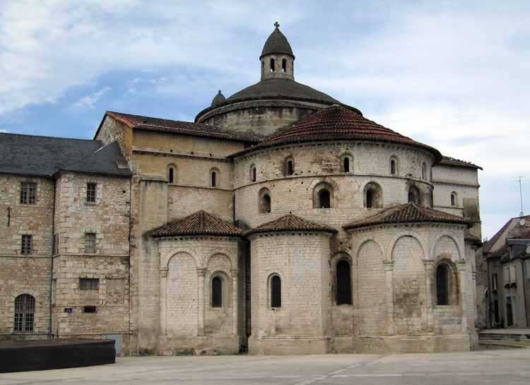 Walking in France: The very grand abbey in Souillac