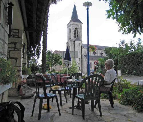 Walking in France: Coffee in Saint-Sozy