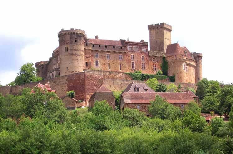 Walking in France: Looking back to Castelnaud