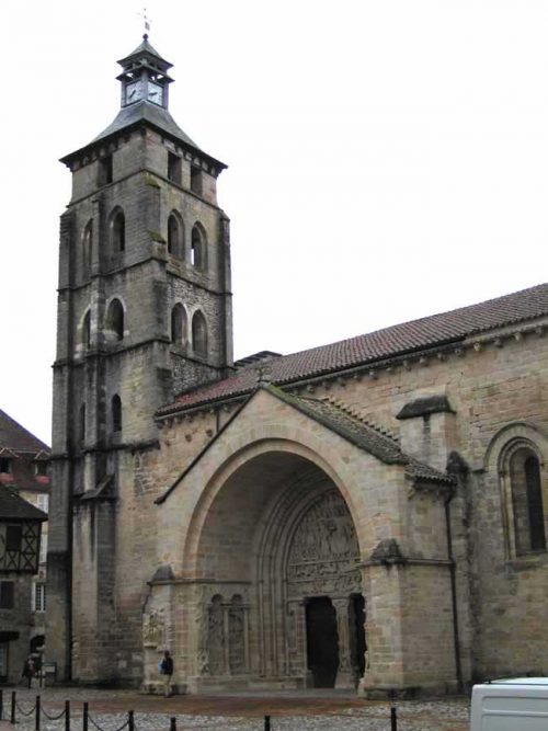 Walking in France: Abbey church, Beaulieu-sur-Dordogne