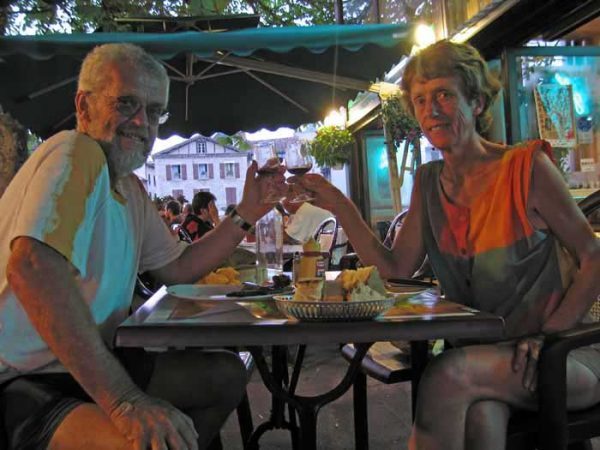 Walking in France: Dinner in Villefrance-de-Rouergue