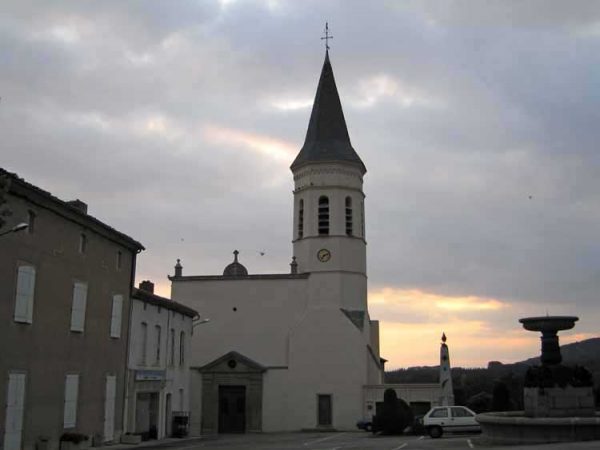Walking in France: The church in Dourgne