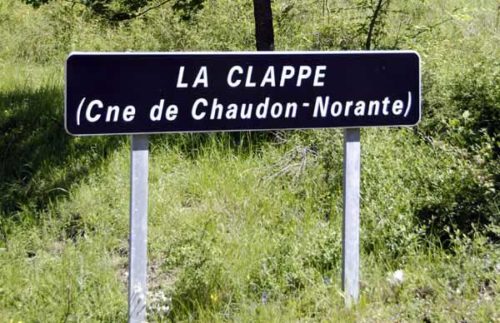 Walking in France: Arriving at the unfortunately named village of la Clappe