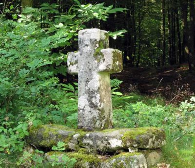 Walking in France: Pilgrim cross