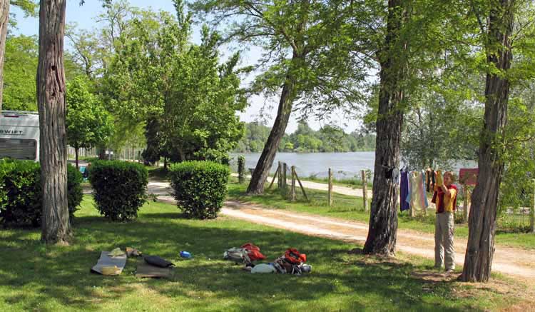 Walking in France: Our campsite beside the Loire, Saint-Thibault