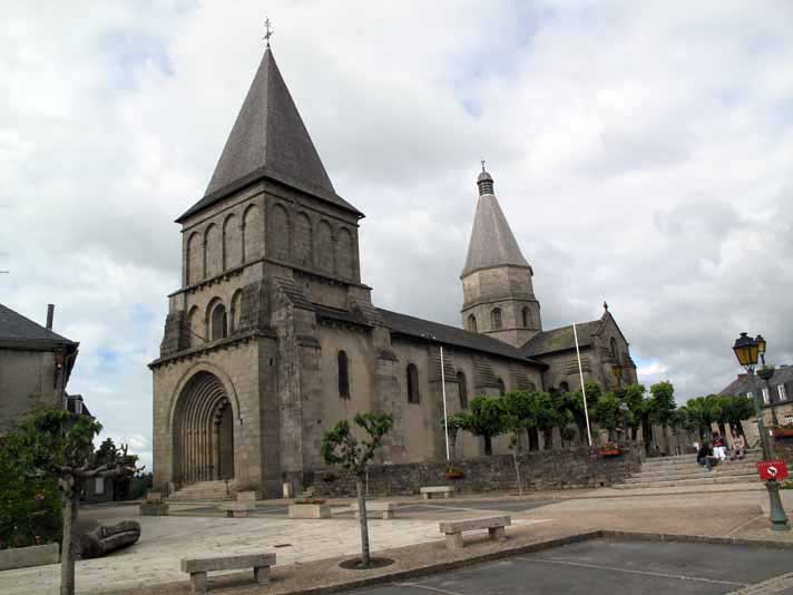 Walking in France: The abbey church, Bénévent-l’Abbaye