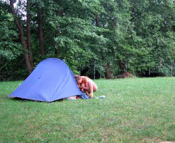Walking in France: A late start in the Saint-Père camping ground