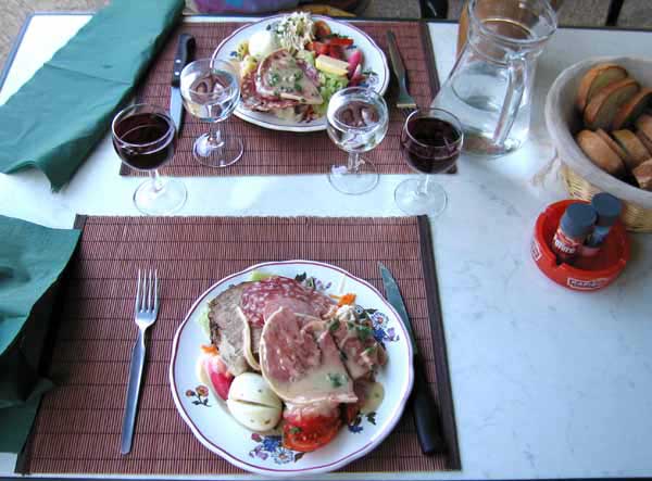 Walking in France: Starters, unlimited charcuterie and crudités at the Hotel de la Poste