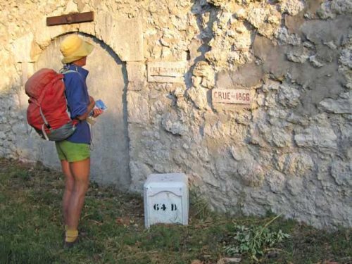 Walking in France: Flood height markers on the château wall
