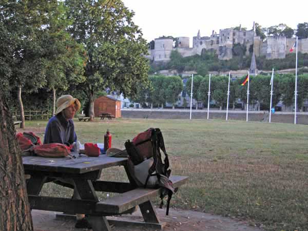 Walking in France: An early breakfast at the Chinon camping ground