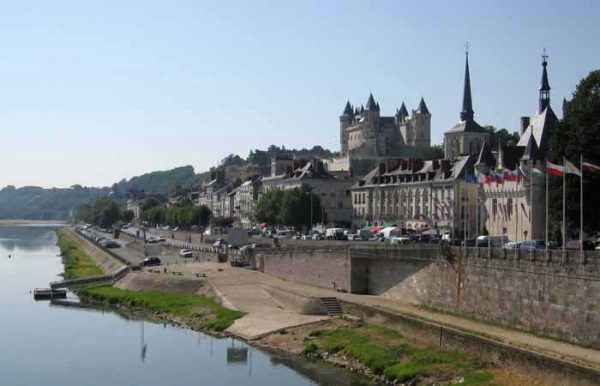 Walking in France: Saumur, from the bridge over the Loire