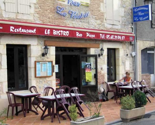 Walking in France: Coffee stop at Castelfranc