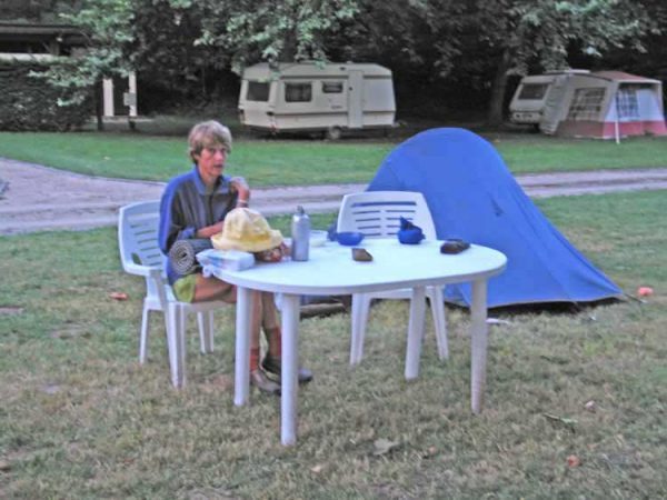 Walking in France: An early breakfast at the Gardonne camping ground