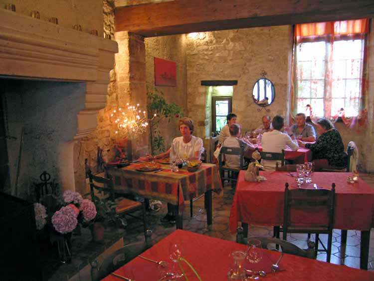 Walking in France: Waiting for dinner at the delightful la Chaumière