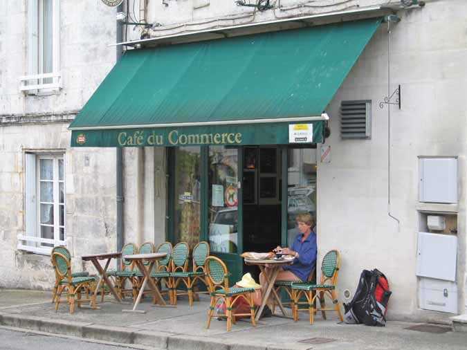 Walking in France: Second breakfast at the Café du Commerce, Verteillac