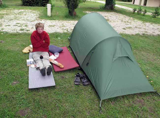 Walking in France: A cold dinner - both the food and the weather - in the Villamblard camping ground