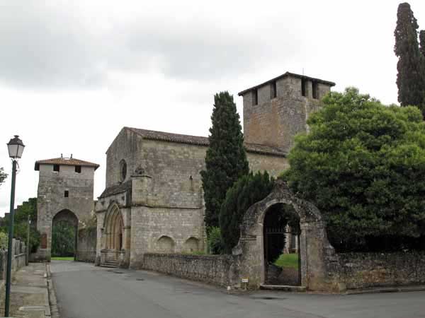Walking in France: Grand portal and church, Vianne