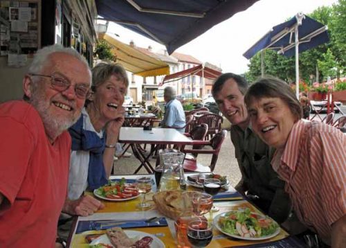 Walking in France: A happy lunch with David and Jeanette