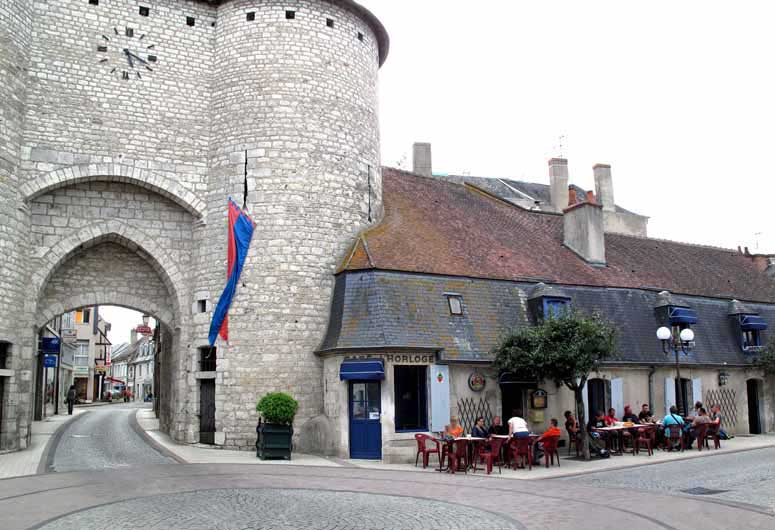 Walking in France: A beer and coffee beside the Tour de l’Horloge