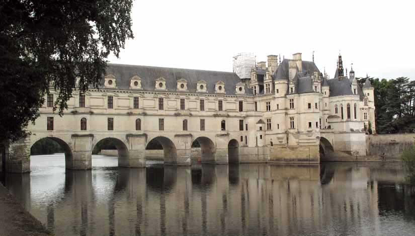 Walking in France: Château of Chenonceaux