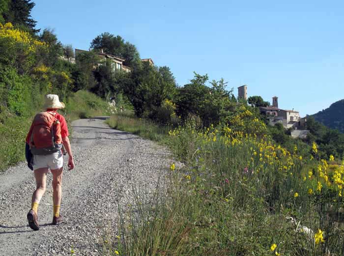 Walking in France: Approaching Rochebrune