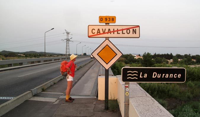 Walking in France: Many signs on the Cavaillon bridge