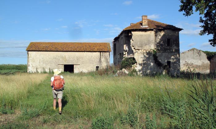 Walking in France: The mysterious ruined farmhouse
