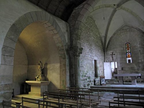 Walking in France: Inside the church