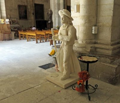 Walking in France: Strange statue inside the abbey