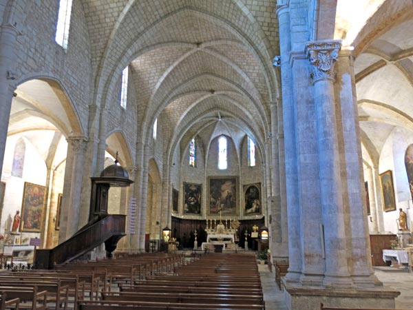 Walking in France: Inside the abbey