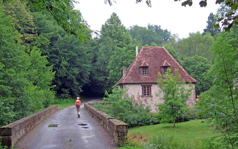 Walking in France: Crossing the Auvézère at la Forge