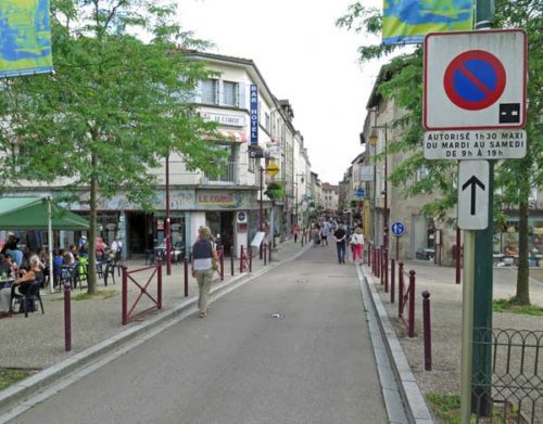 Walking in France: Returning to the centre of town