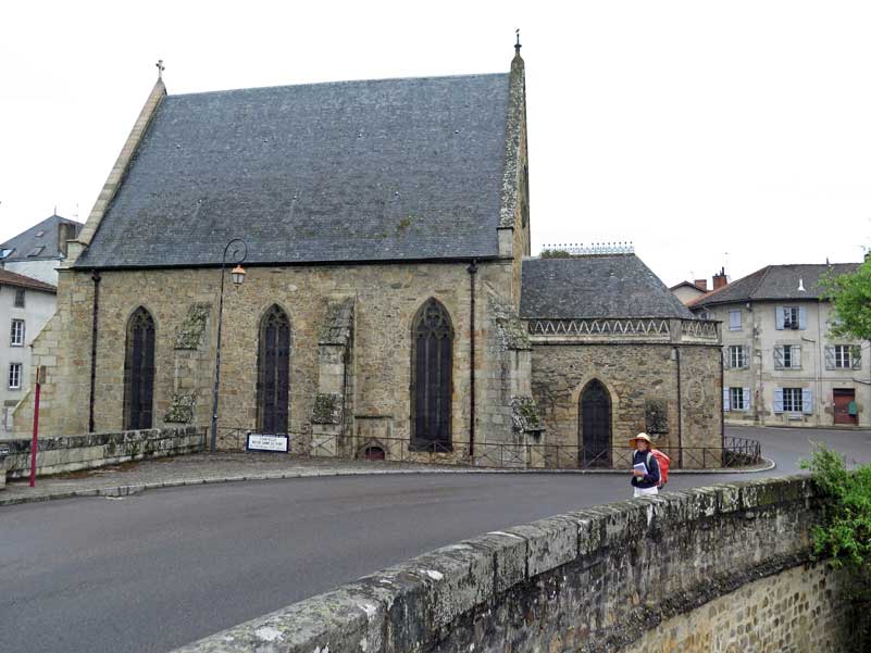 Walking in France: Passing the chapel of Notre Dame du Pont, Saint-Junien
