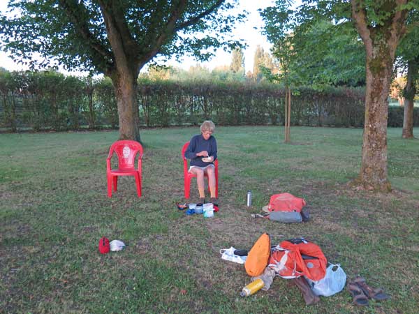 Walking in France: Breakfast at the camping ground
