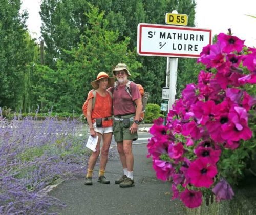 Walking in France: Re-enactment of our arrival in St-Mathurin in 2006