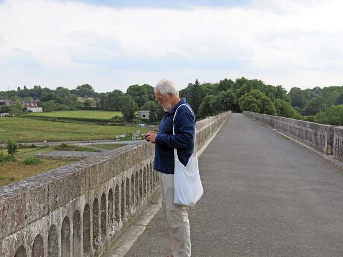 Walking in France: On the viaduct, L'Isle-Jourdain