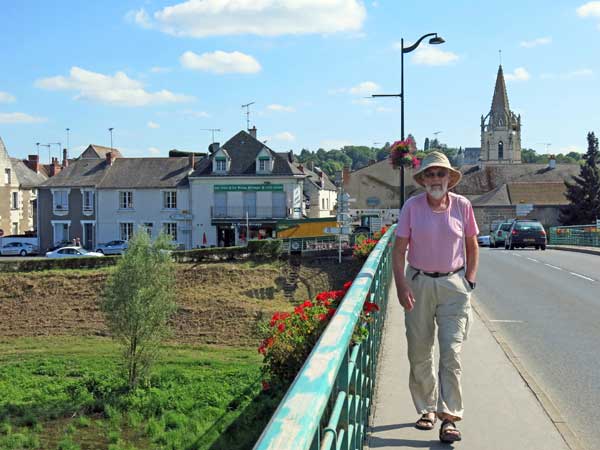 Walking in France: Crossing to the island