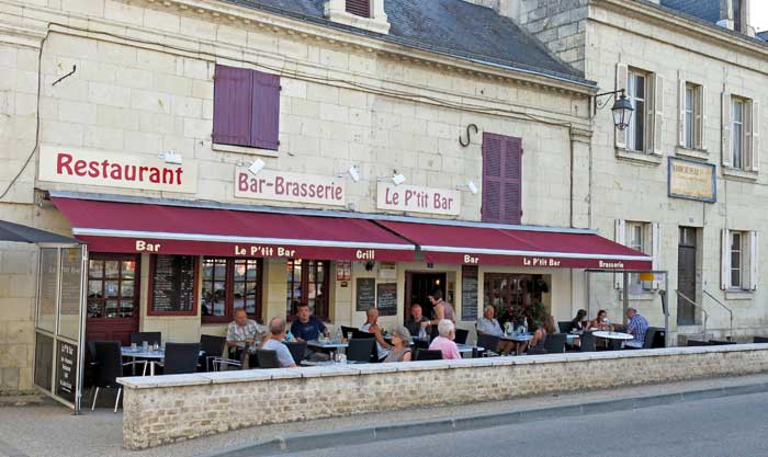 Walking in France: Le P'tit Bar, Montsoreau