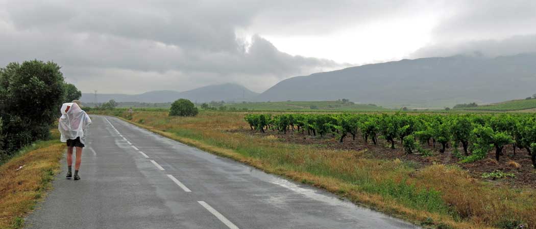 Walking in France: In the valley of the Orbieu with a maladjusted rain cape