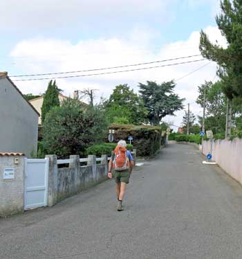 Walking in France: An unwelcome detour through the suburbs 