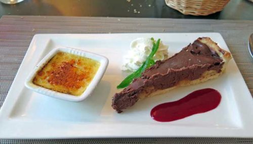 Walking in France: And to finish, chocolate tart with a miniature crème brûlée